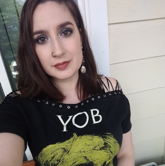 Meet your Posher, Jessica - Picture 2 of 4